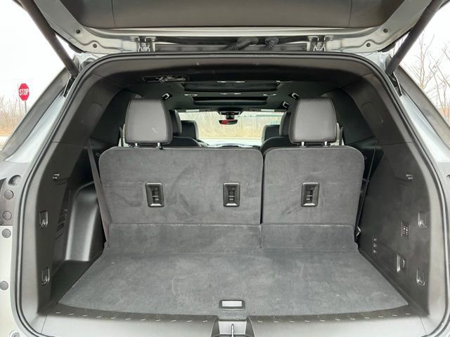 Used 2023 Chevrolet Traverse High Country image 10