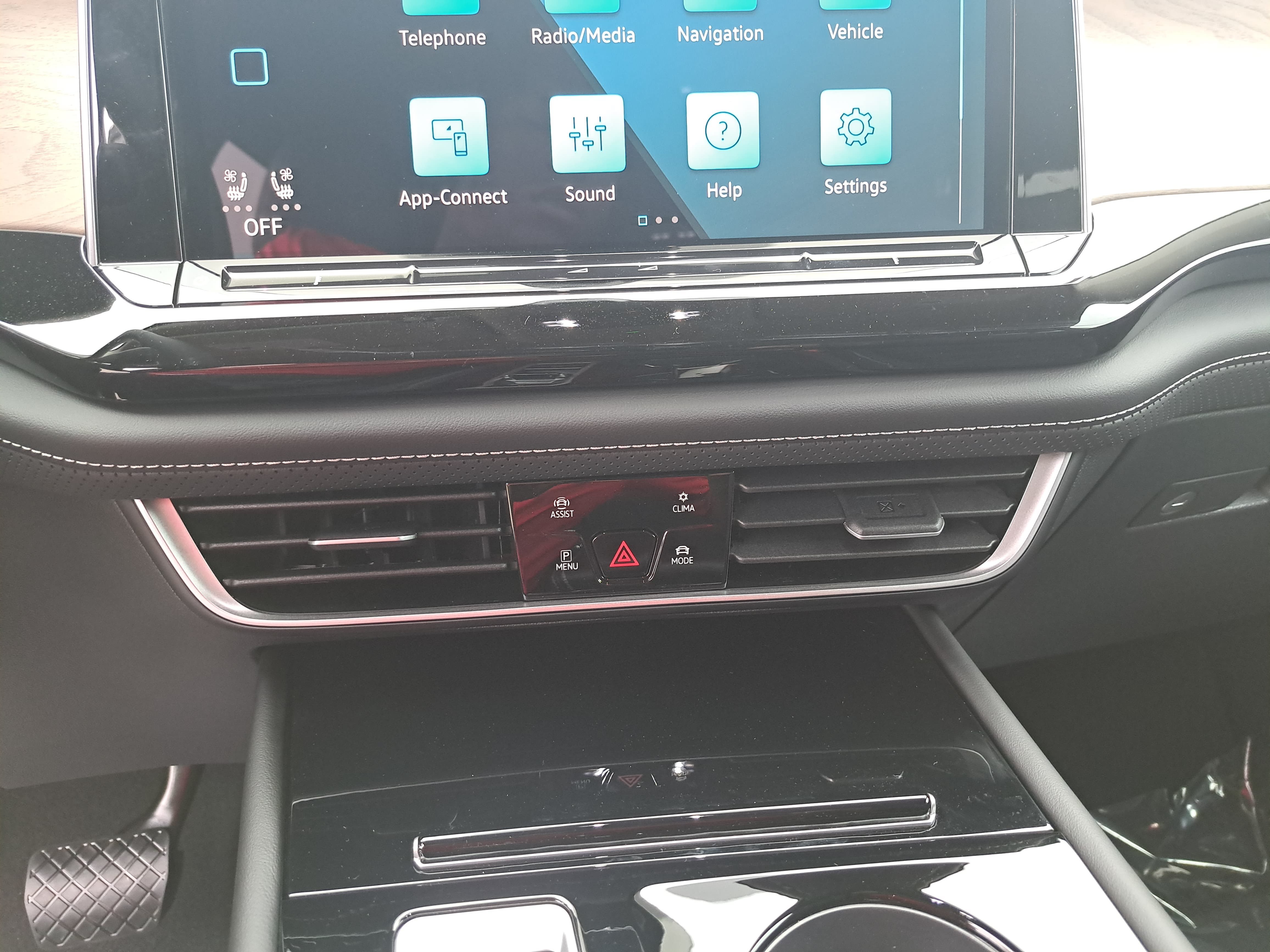 New 2026 Volkswagen Atlas SE FWD image 22