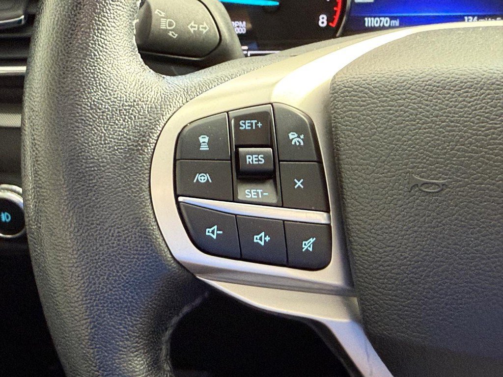 Used 2023 Ford Explorer XLT w/ Equipment Group 202A AWD/4WD image 26