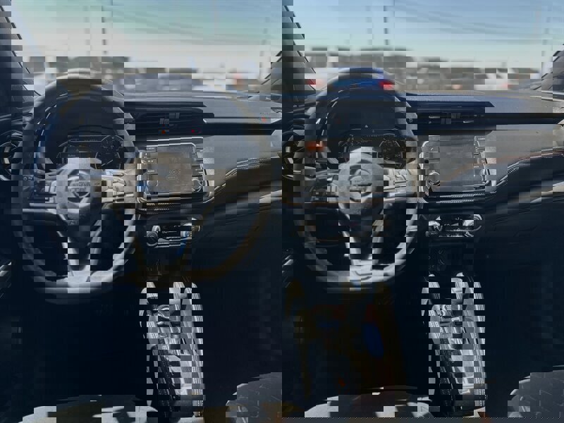 Used 2020 Nissan Kicks SR image 2