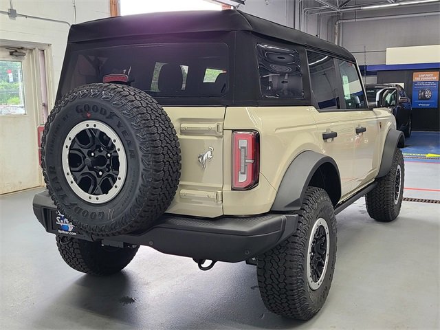 New 2025 Ford Bronco Badlands image 5