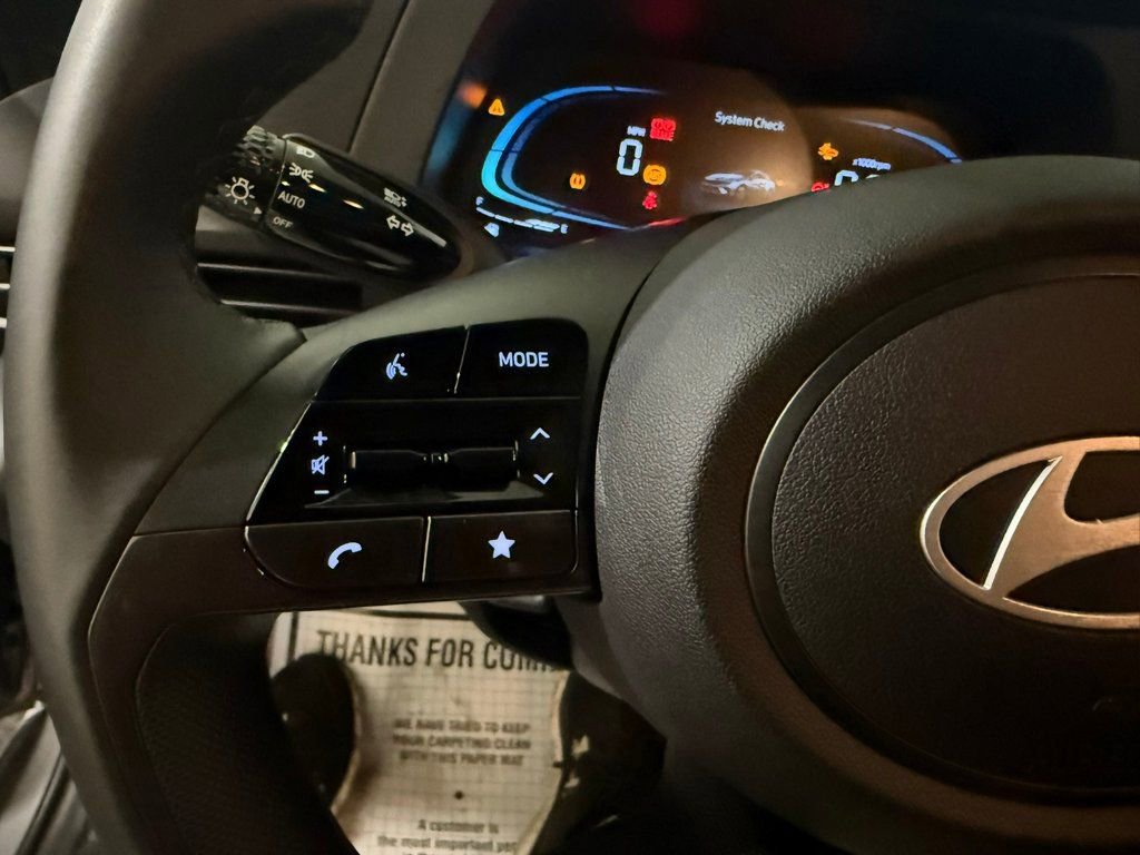 Certified 2025 Hyundai Elantra Sport w/ Cargo Package image 31