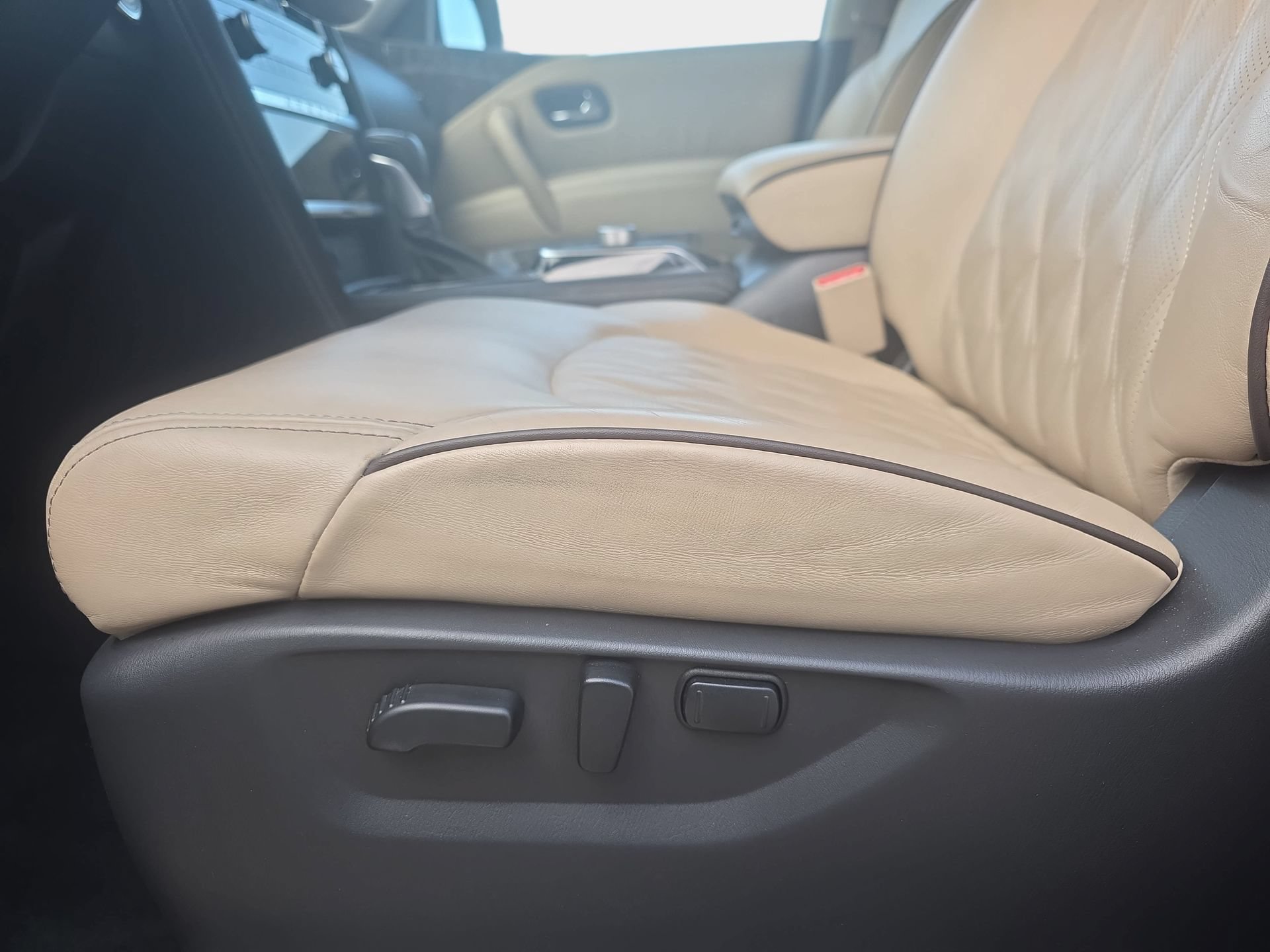 Used 2021 Nissan Armada Platinum AWD/4WD image 28