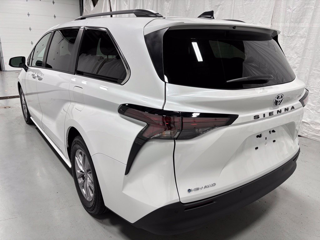 Used 2026 Toyota Sienna XLE AWD/4WD image 5