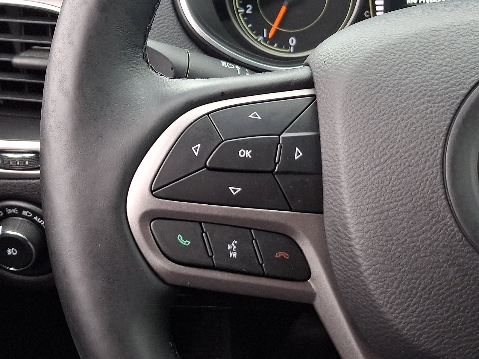 Used 2020 Jeep Cherokee Latitude Plus w/ Cold Weather Group image 20