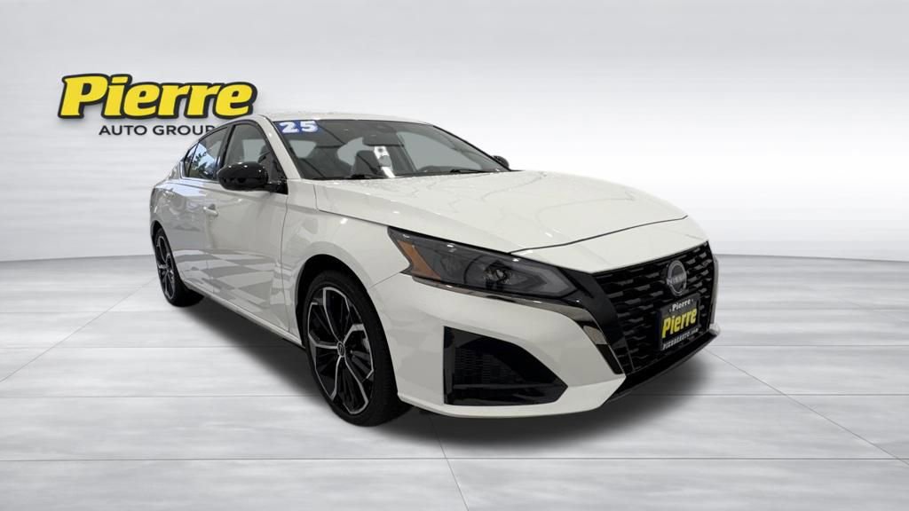 Used 2025 Nissan Altima 2.5 SR FWD image 6