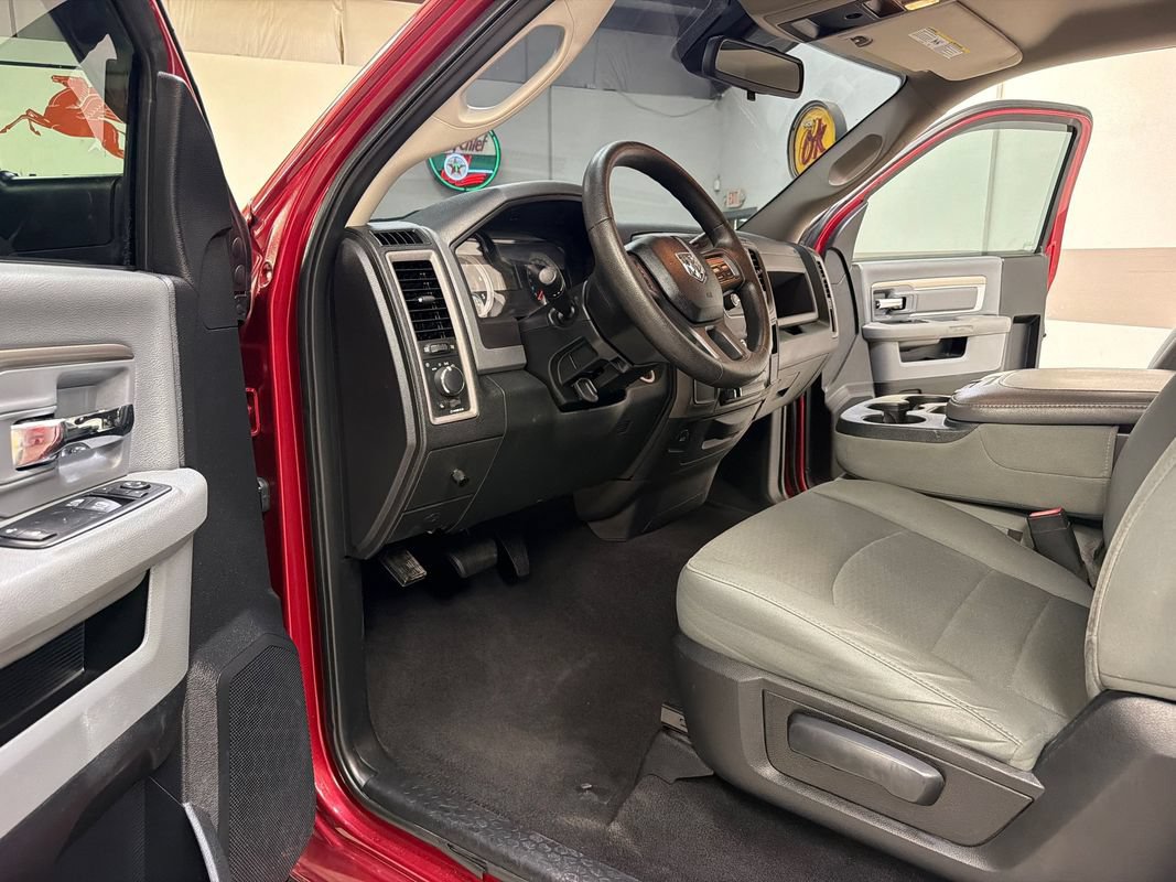 Used 2015 RAM 3500 Tradesman w/ Chrome Appearance Group RWD image 23