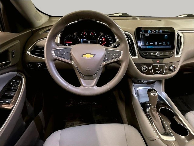 Used 2018 Chevrolet Malibu LT FWD image 5