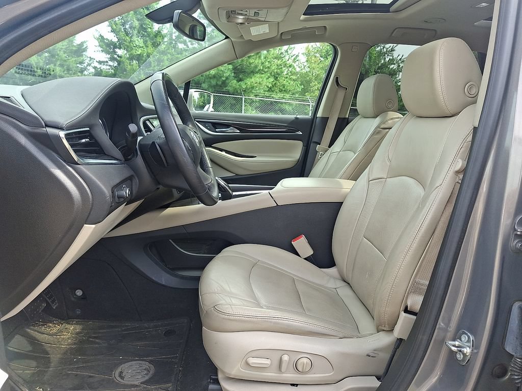 Used 2018 Buick Enclave Essence FWD image 17