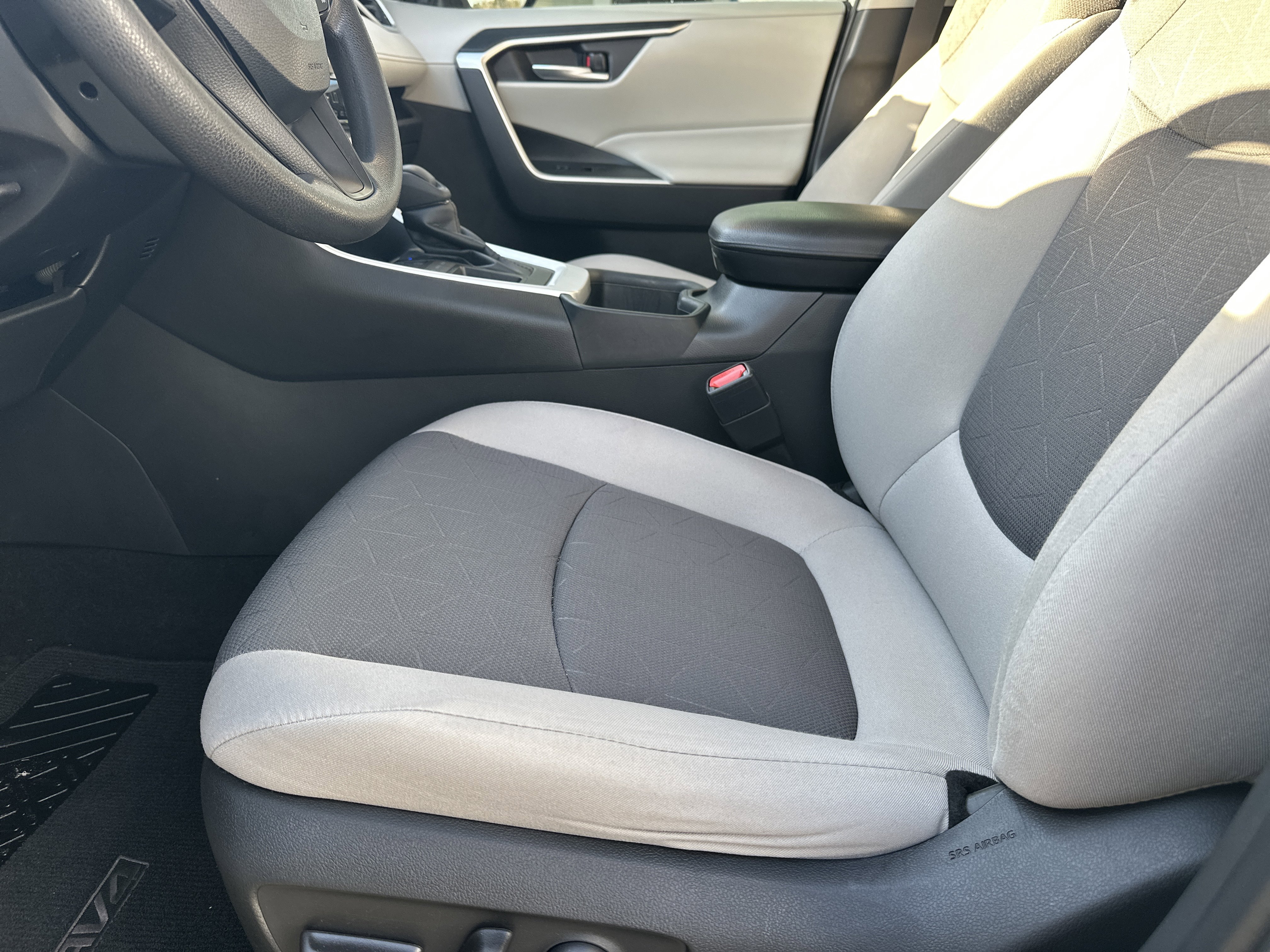 Used 2023 Toyota RAV4 XLE image 10