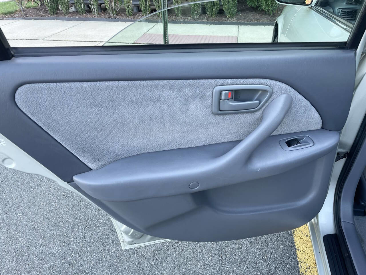 Used 2000 Toyota Camry CE image 28