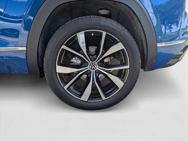 New 2025 Volkswagen Atlas Cross Sport SEL Premium R-Line image 9
