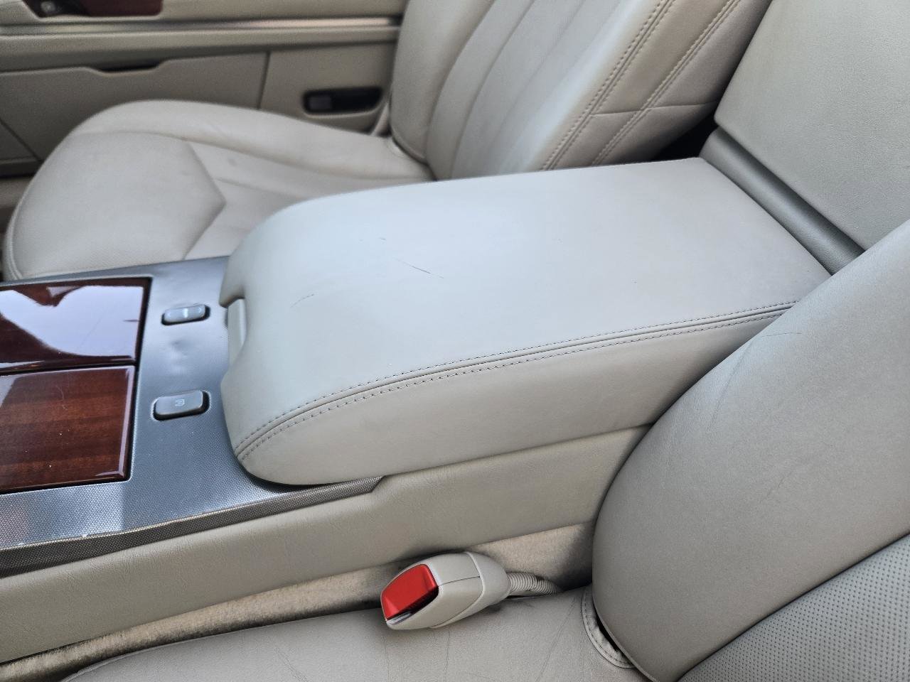 Used 2006 Cadillac XLR image 32