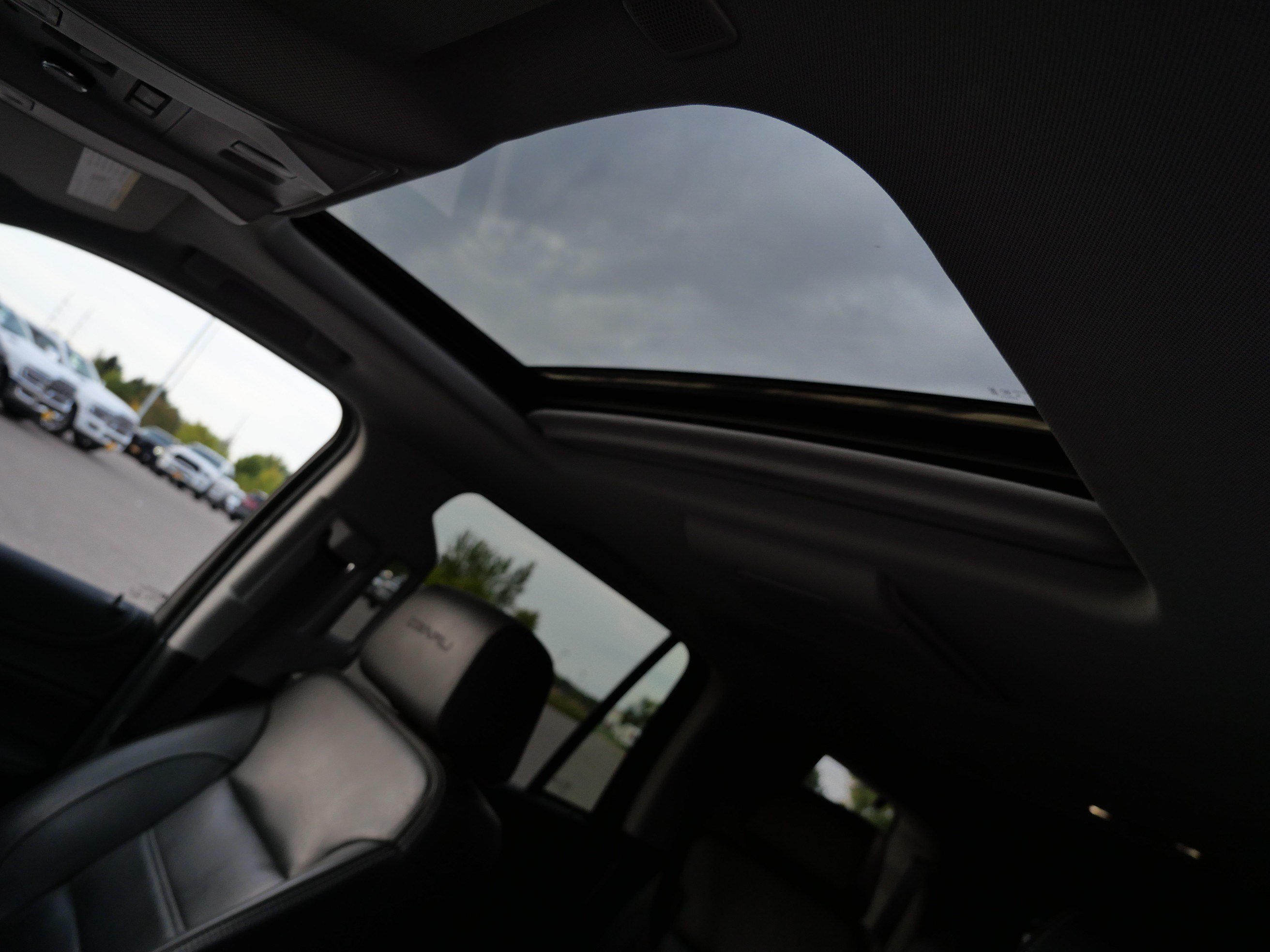 Certified 2019 GMC Yukon Denali w/ Denali Ultimate Package AWD/4WD image 22