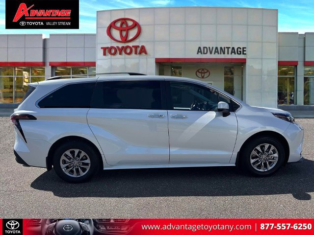 Certified 2026 Toyota Sienna XLE AWD/4WD image 5