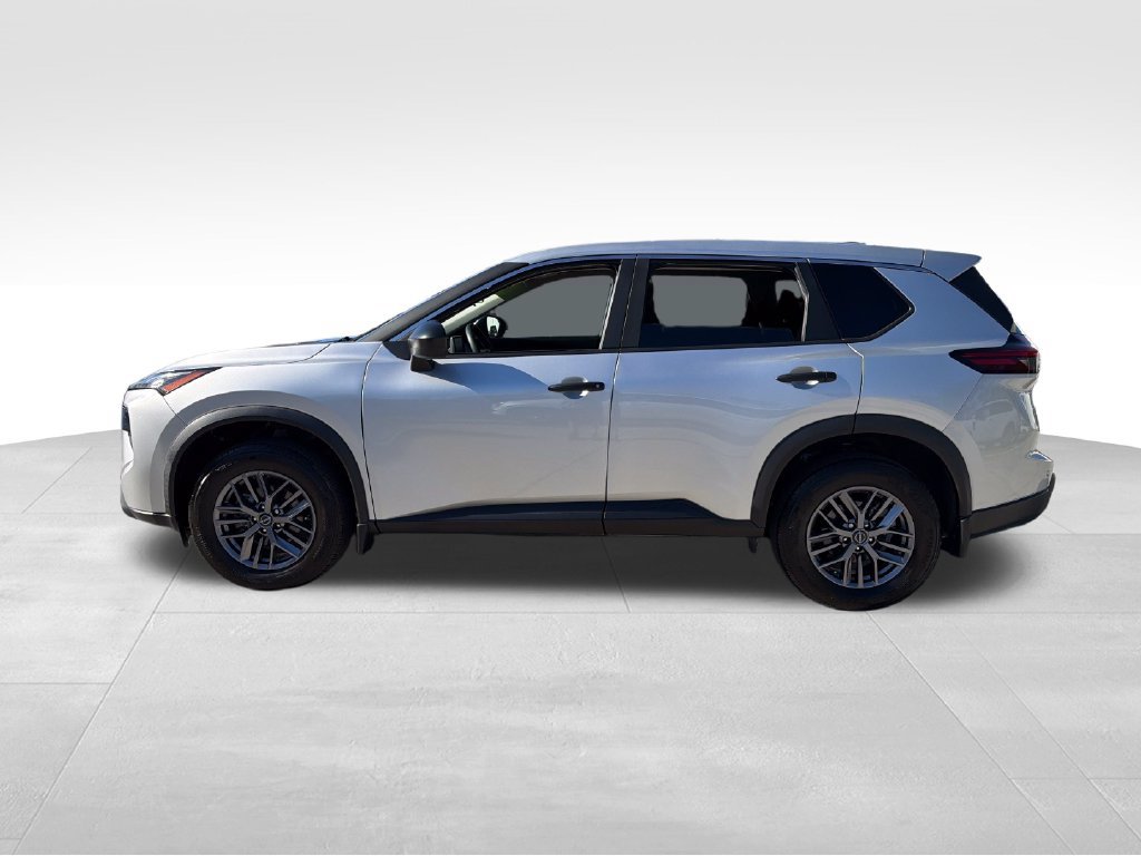 Used 2025 Nissan Rogue S AWD/4WD image 4