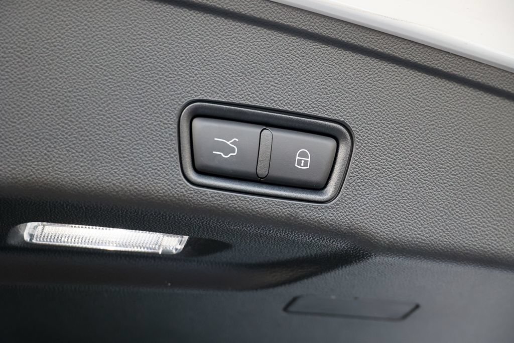 Used 2024 Maserati Grecale Modena AWD/4WD image 41