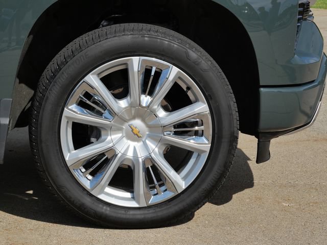 Used 2026 Chevrolet Silverado 1500 High Country w/ High Country Premium Package AWD/4WD image 9