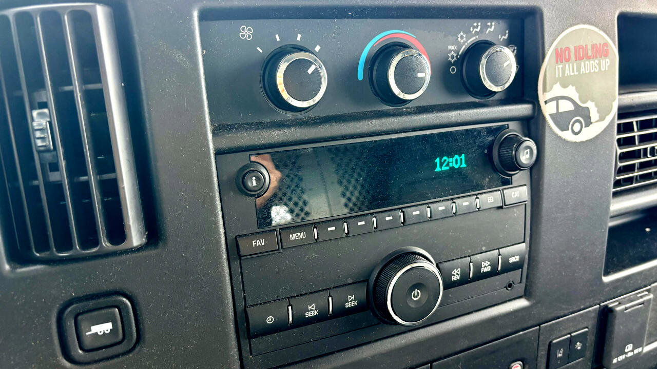 Used 2021 Chevrolet Express 2500 Extended image 6