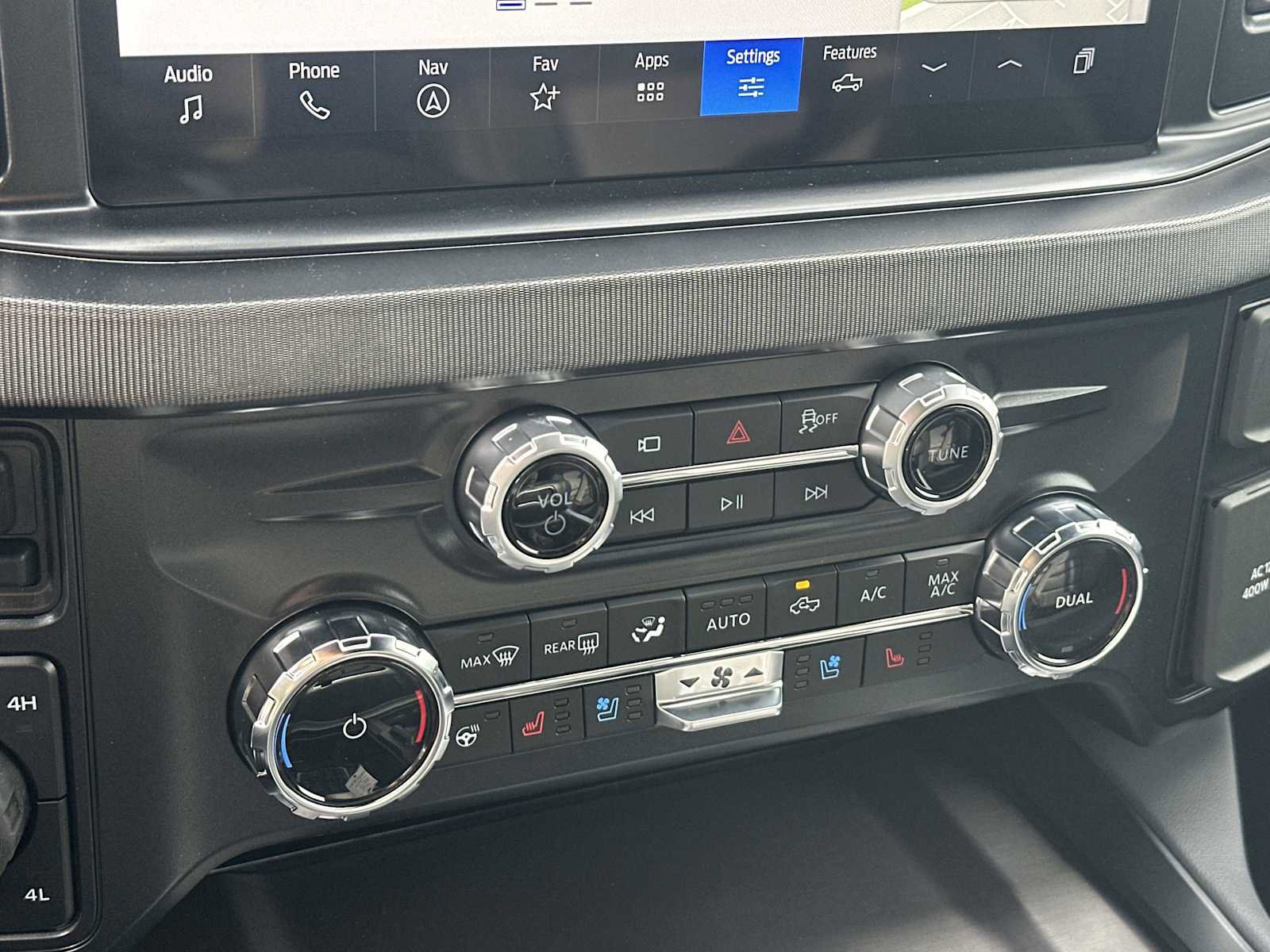 New 2026 Ford F250 Platinum image 38