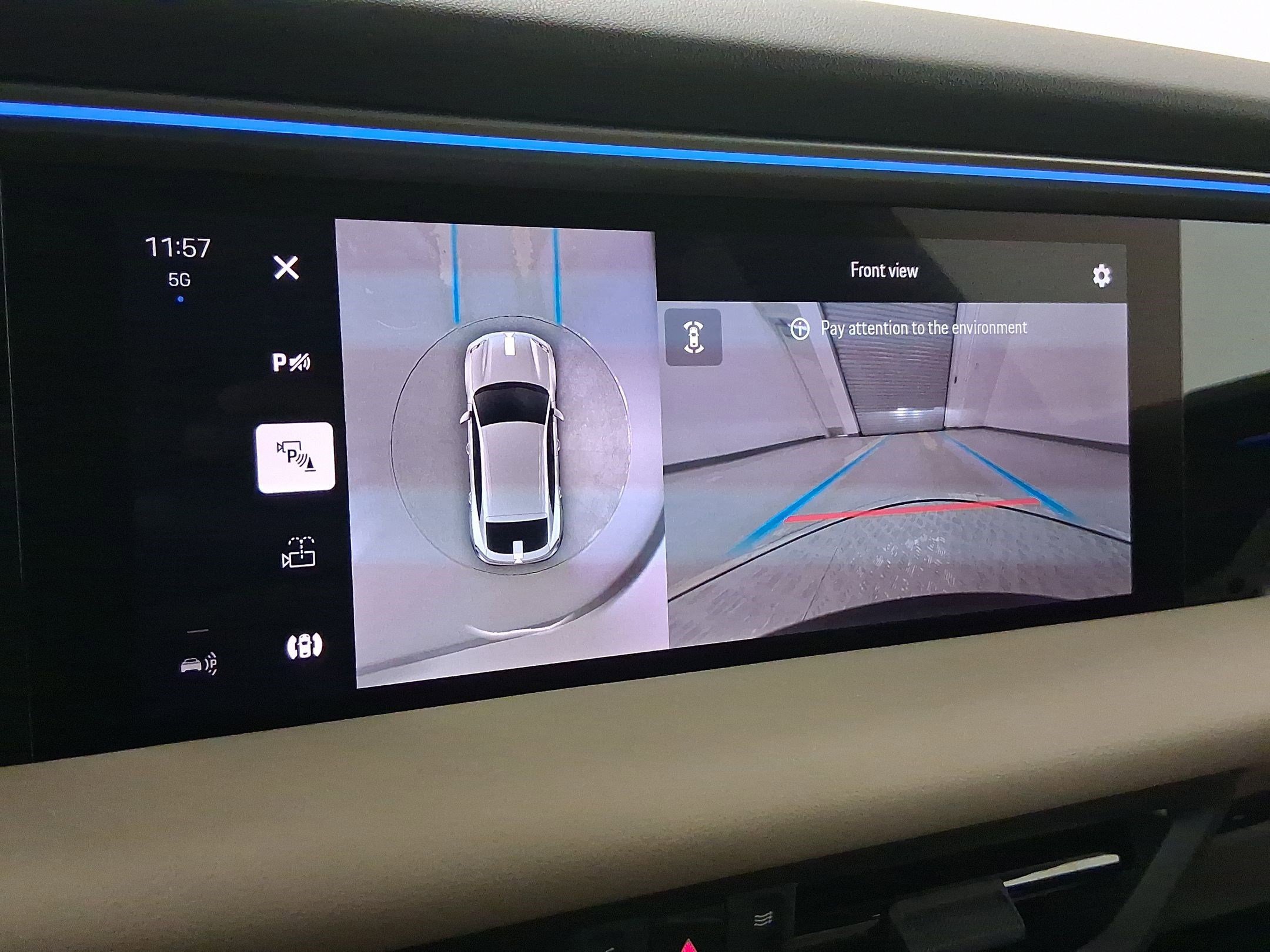 Used 2026 Porsche Macan image 28