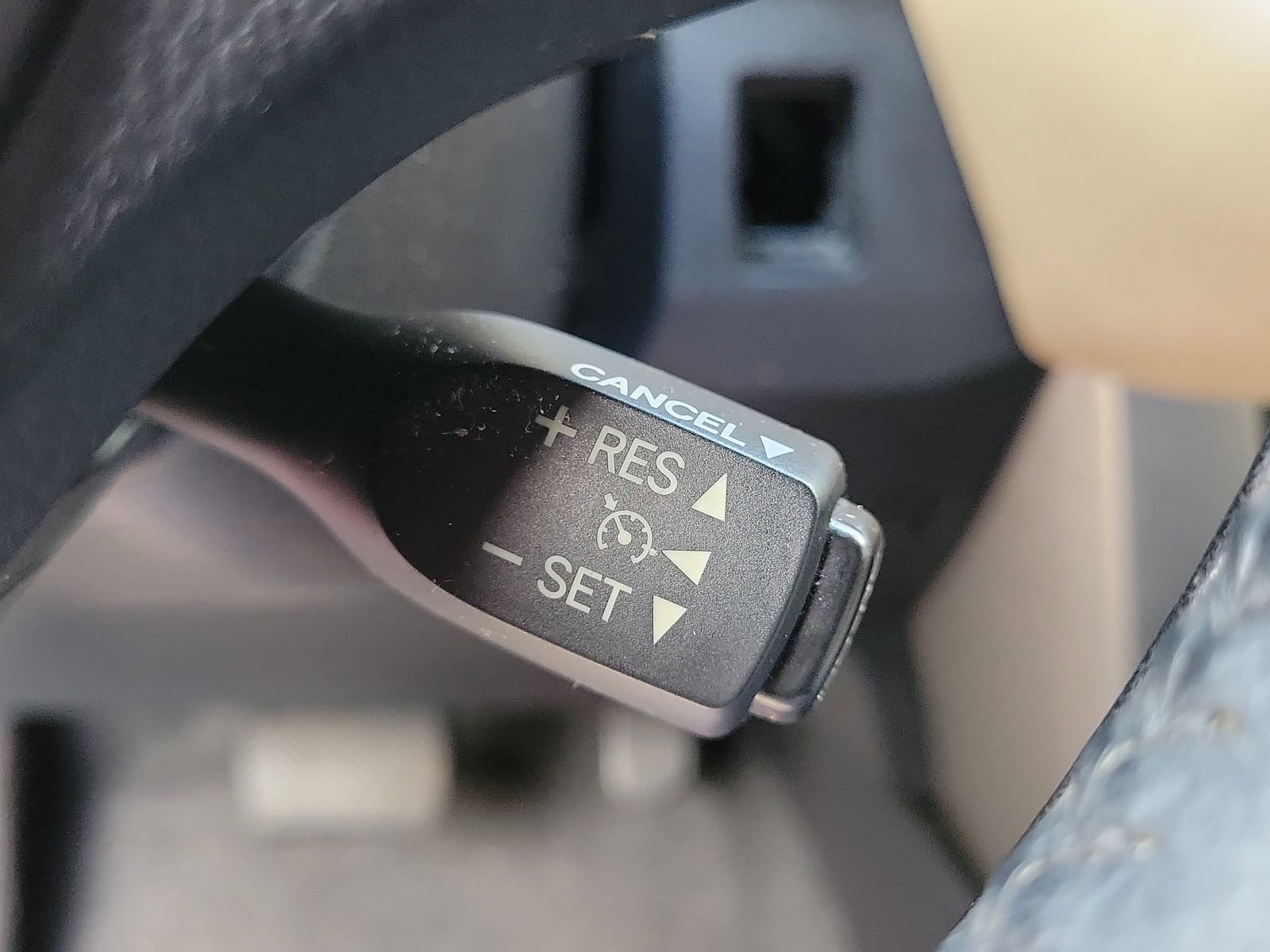 Used 2015 Toyota RAV4 Limited w/ Outdoor Package FWD image 18