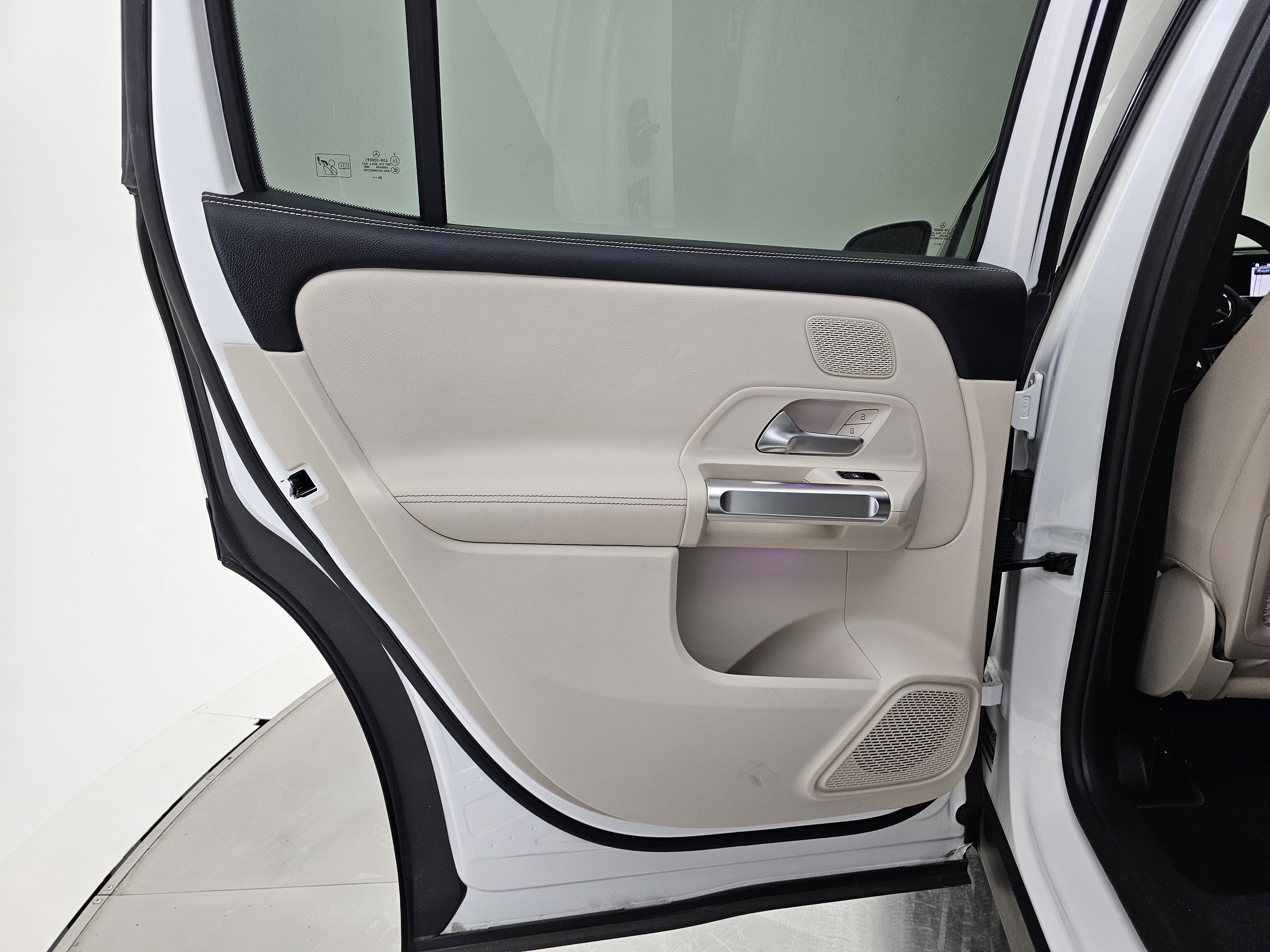 Used 2025 Mercedes-Benz GLB 250 image 21