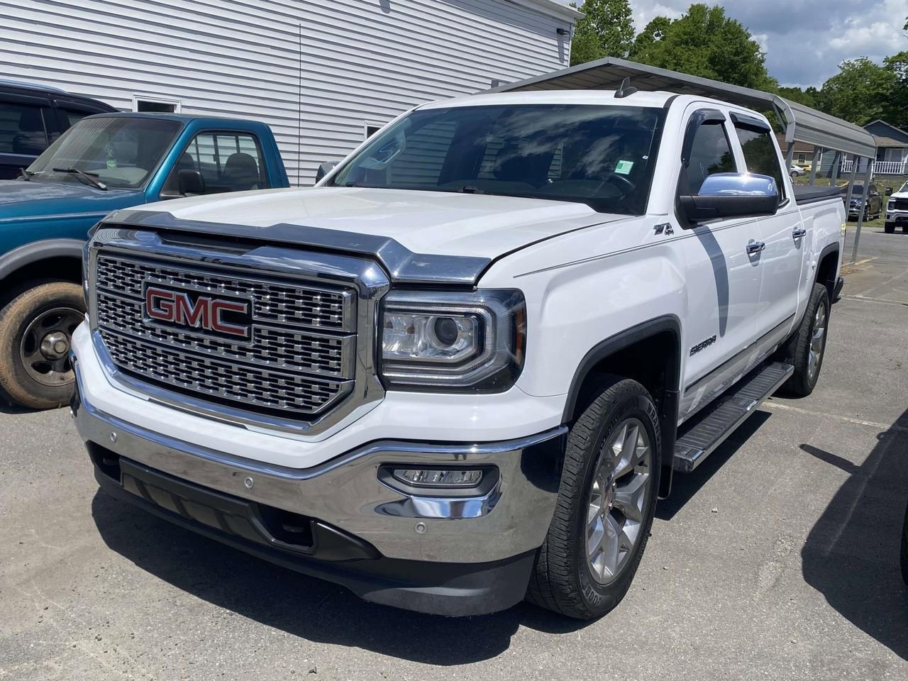 Used 2017 GMC Sierra 1500 SLT w/ SLT Premium Package image 3