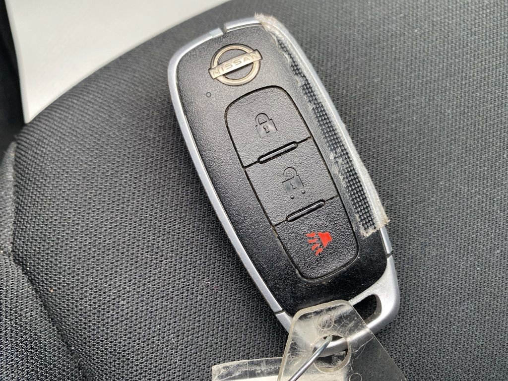 Used 2023 Nissan Rogue S image 25