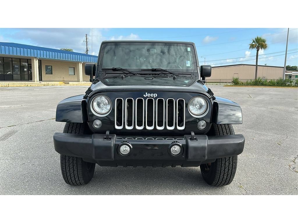 Used 2017 Jeep Wrangler Unlimited Sahara w/ Connectivity Group AWD/4WD image 8