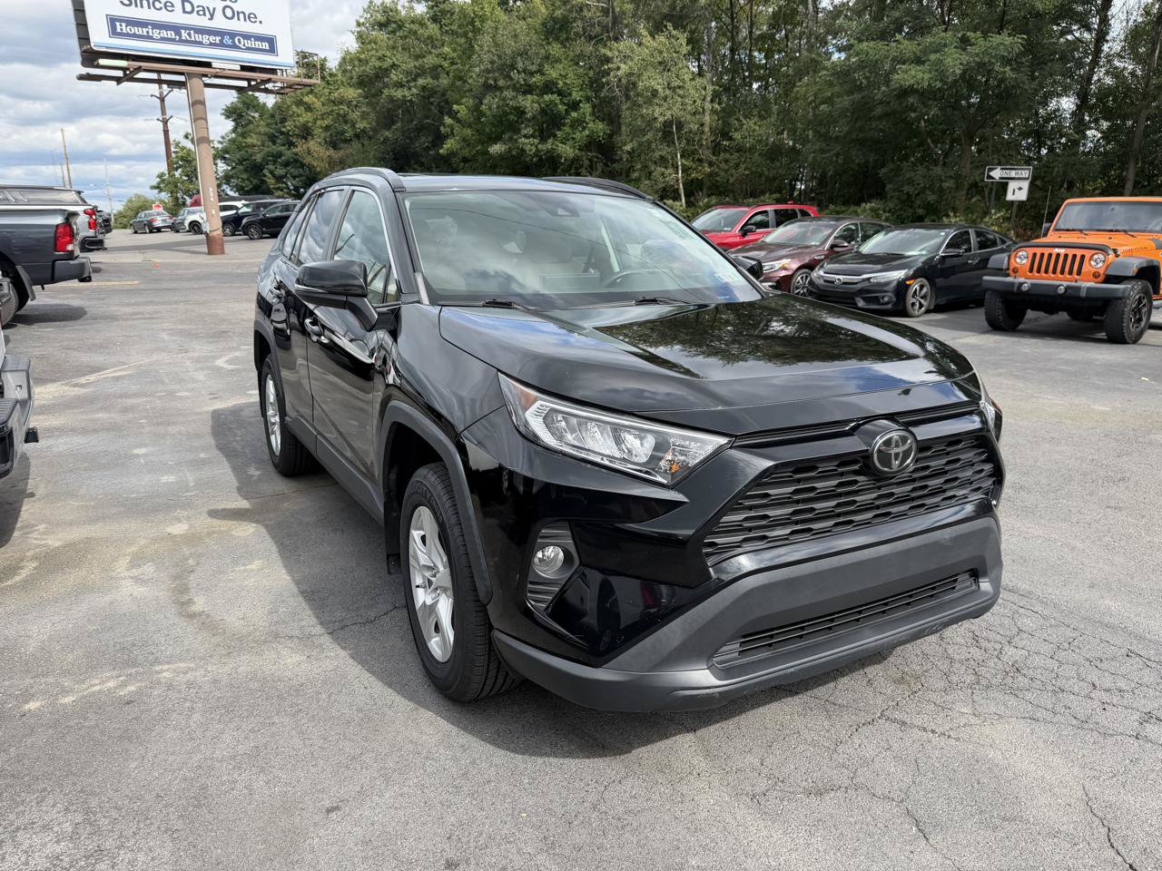Used 2019 Toyota RAV4 XLE AWD/4WD image 3