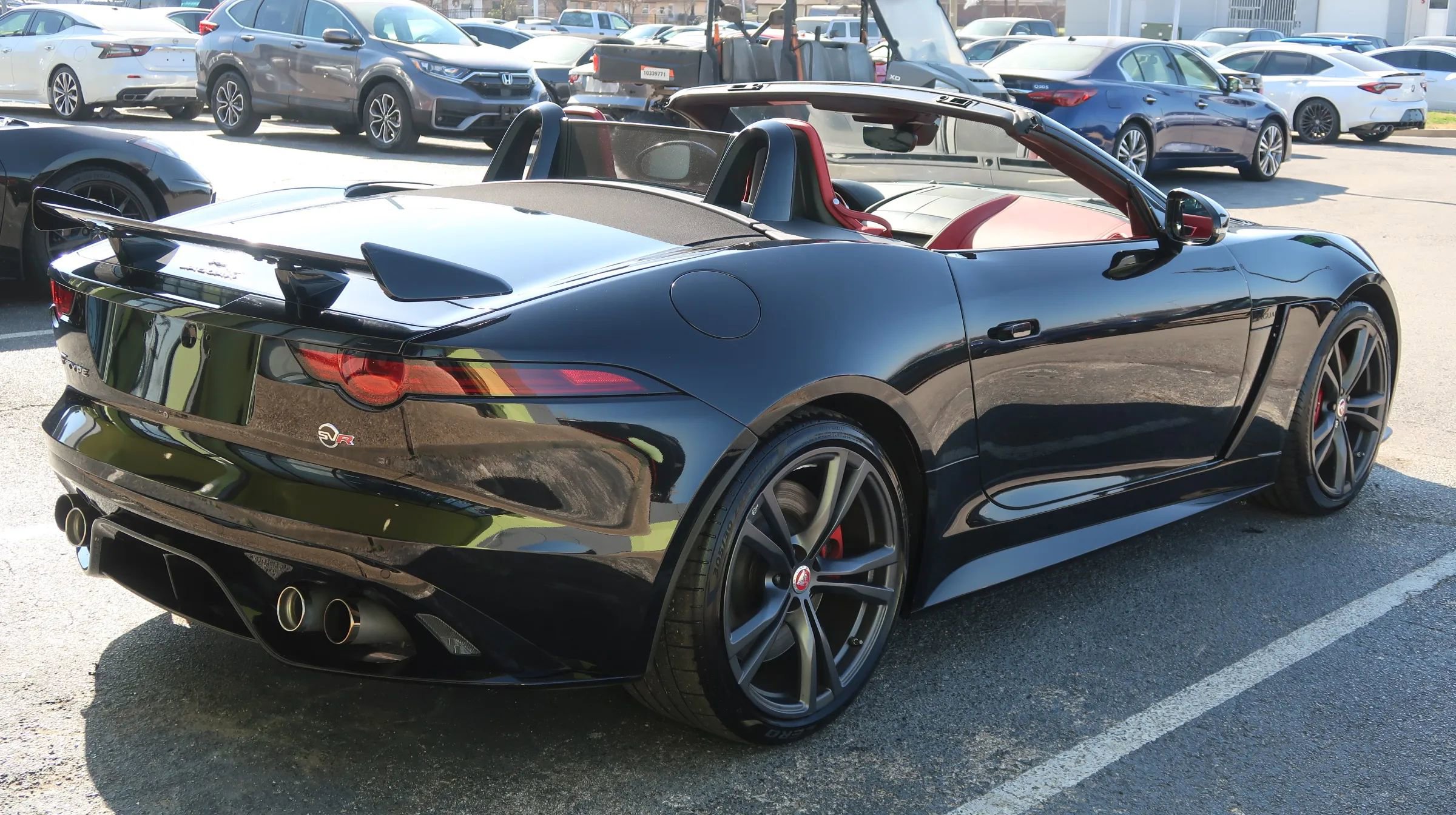 Used 2020 Jaguar F-TYPE SVR image 22