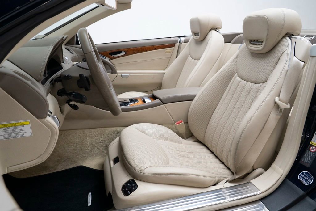 Used 2009 Mercedes-Benz SL 550 image 3