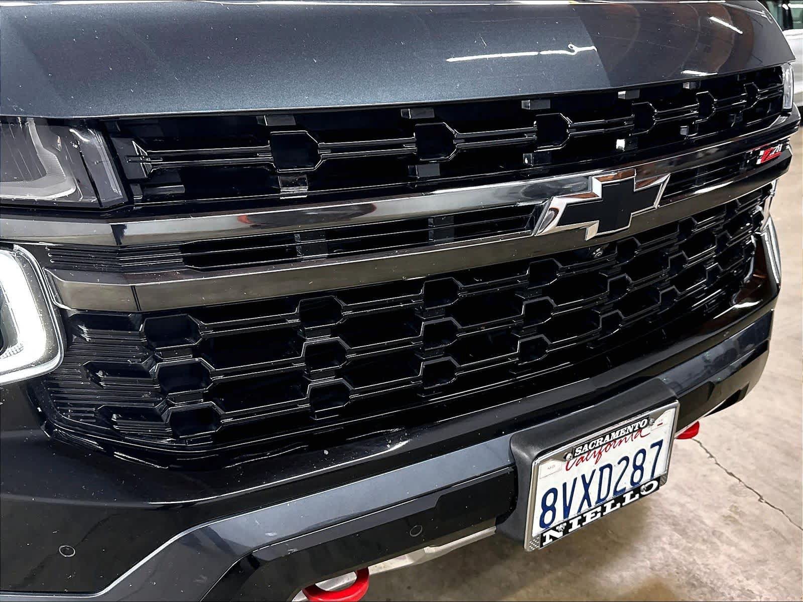 Used 2021 Chevrolet Tahoe Z71 w/ Luxury Package AWD/4WD image 32