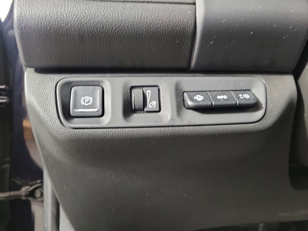 Used 2021 GMC Acadia SLT w/ Technology Package AWD/4WD image 13
