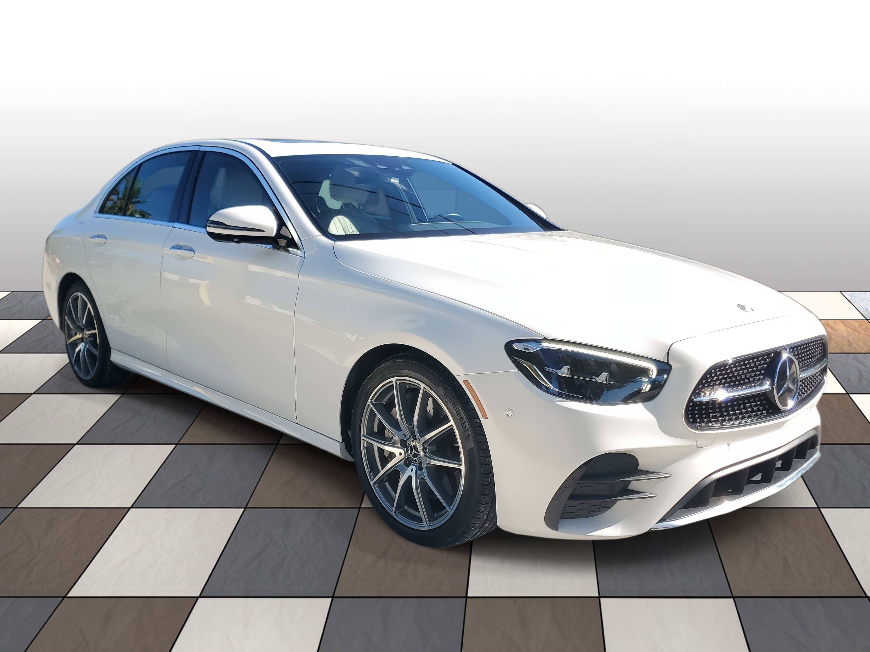 Used 2022 Mercedes-Benz E 350 Sedan image 3