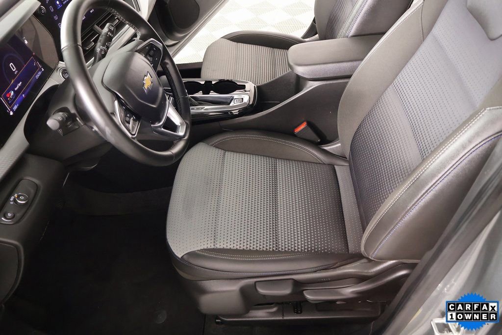 Used 2025 Chevrolet Trax LT w/ LT Convenience Package image 11