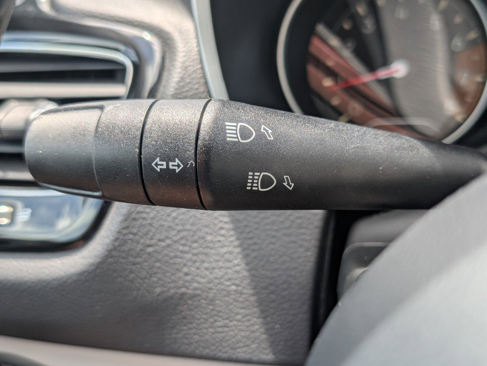 Used 2018 Jeep Compass Limited w/ Navigation Group FWD image 29