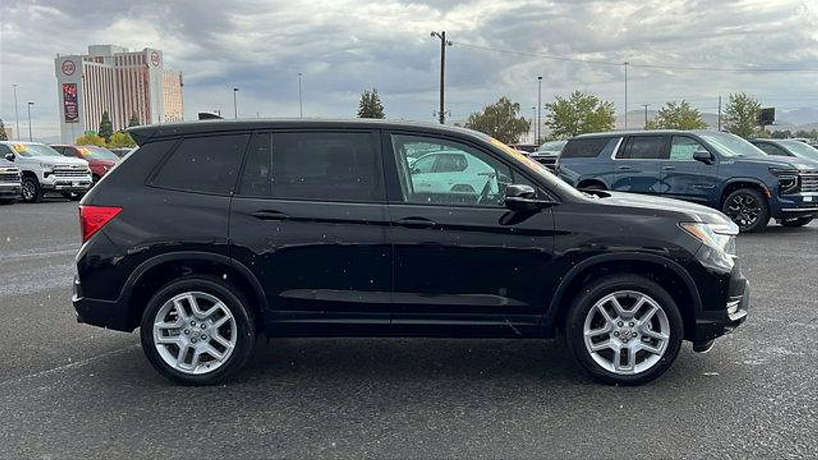 Used 2024 Honda Passport EX-L image 4