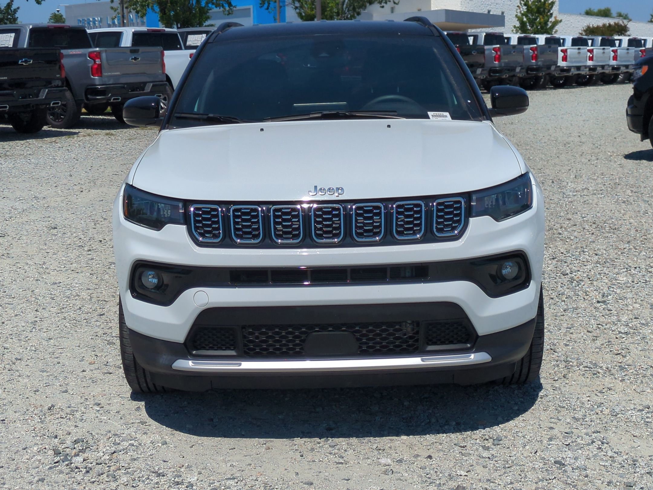 Used 2025 Jeep Compass Limited AWD/4WD image 3