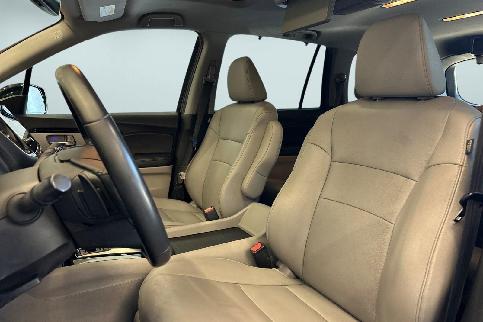 Used 2021 Honda Pilot Touring image 5