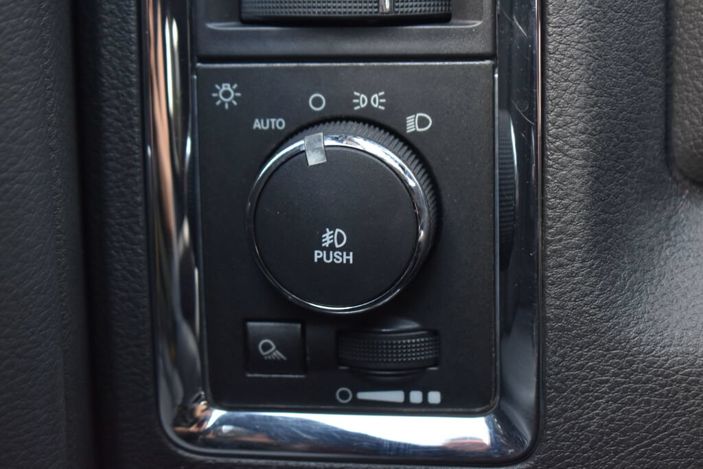 Used 2012 RAM 2500 Laramie w/ Cold Weather Group AWD/4WD image 14