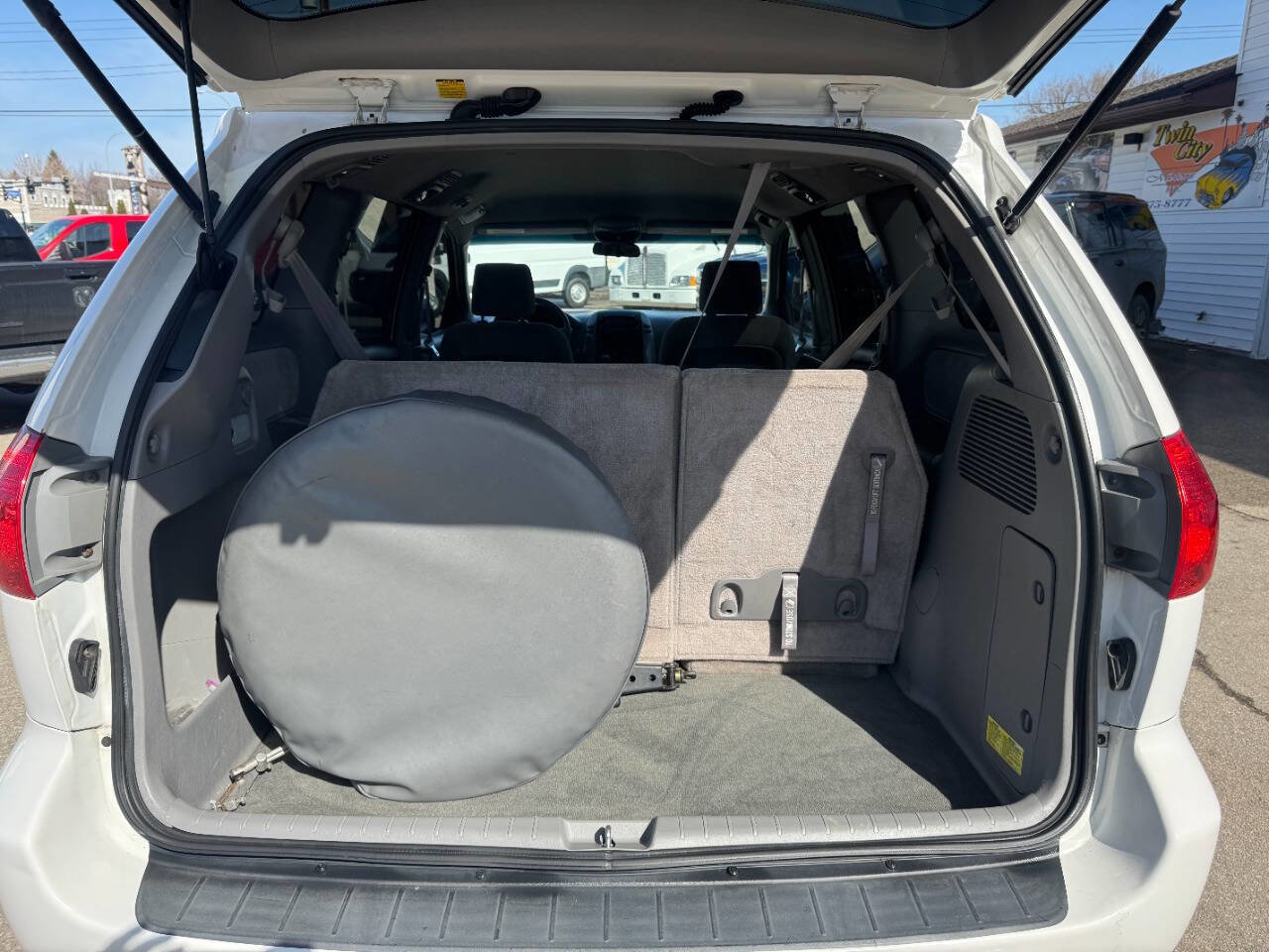 Used 2008 Toyota Sienna LE FWD image 10