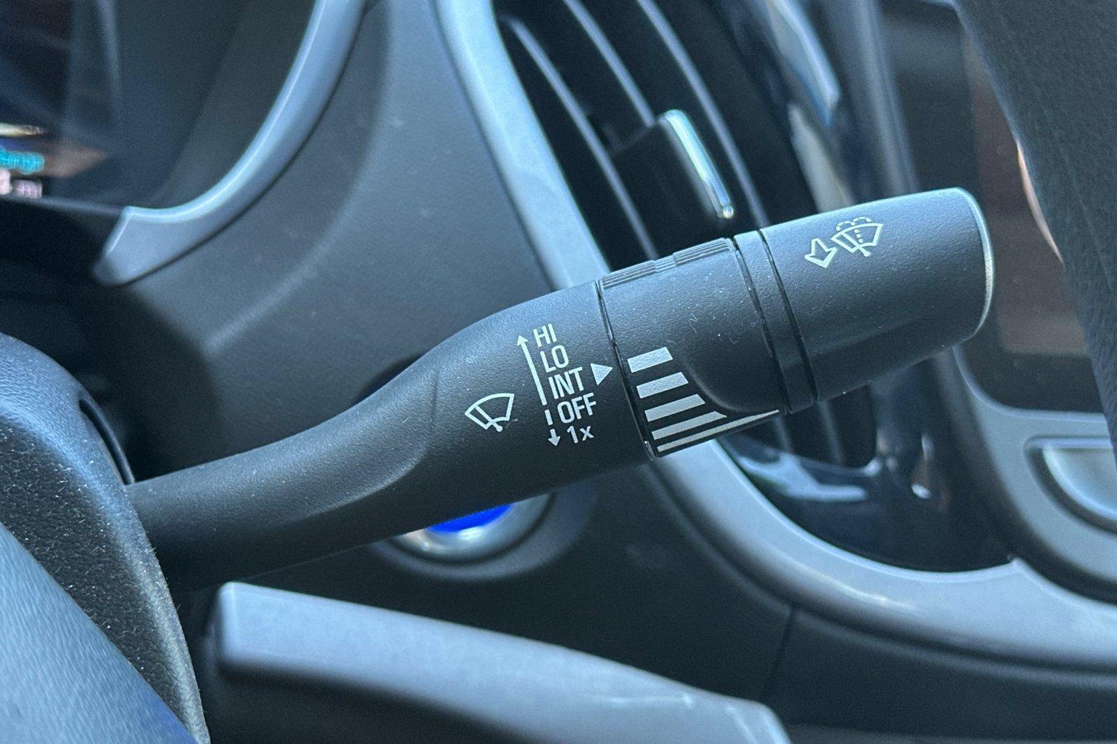 Used 2018 Chevrolet Volt LT FWD image 40