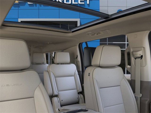 New 2025 GMC Yukon XL Denali w/ Denali Reserve Package image 24