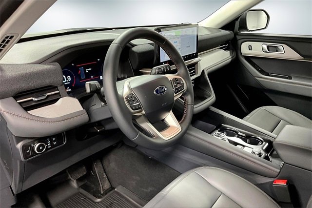 New 2026 Ford Explorer Active w/ Active Comfort Package image 8