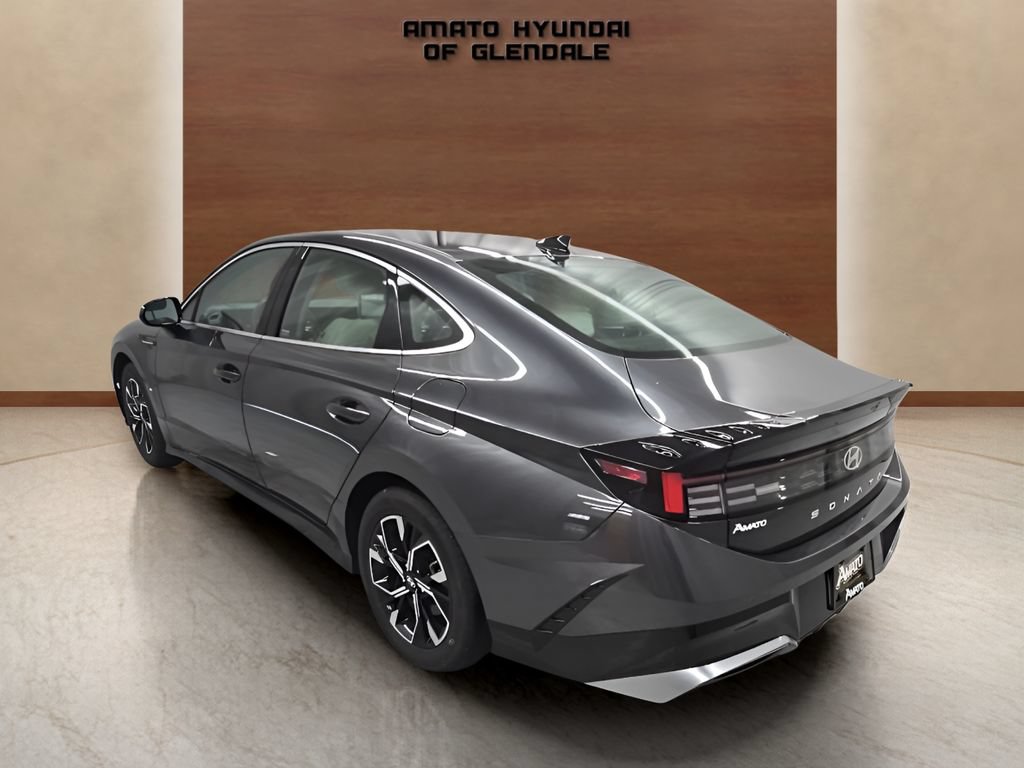 Certified 2025 Hyundai Sonata SEL FWD image 4