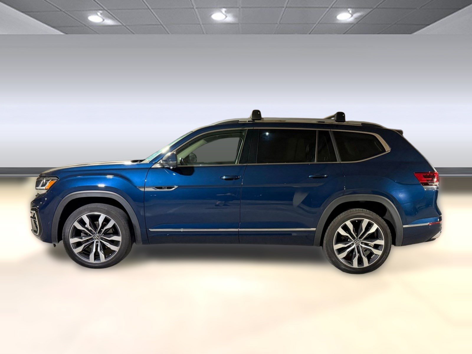 Used 2022 Volkswagen Atlas SEL Premium AWD/4WD image 2