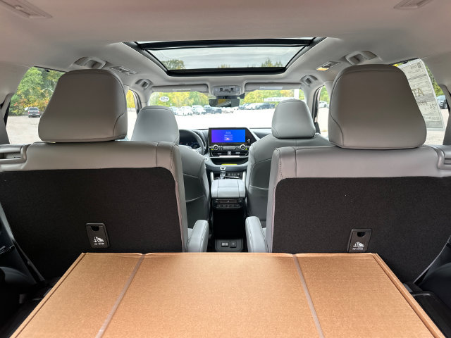 New 2026 Toyota Highlander Platinum AWD/4WD image 14