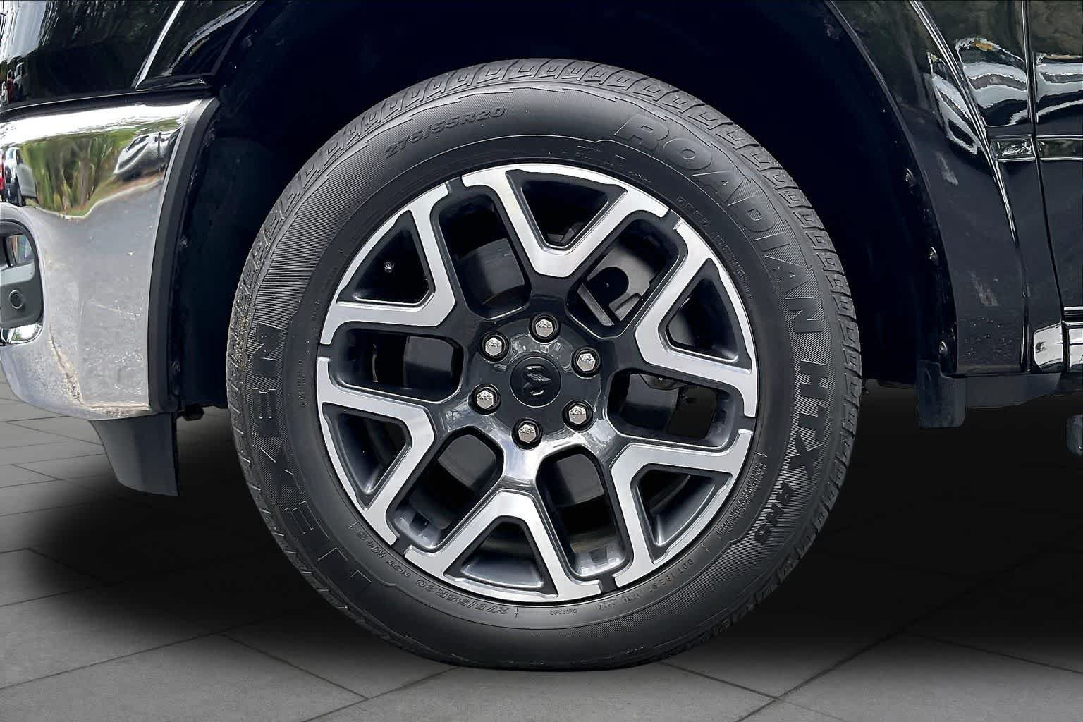 Used 2025 RAM 1500 Laramie AWD/4WD image 18